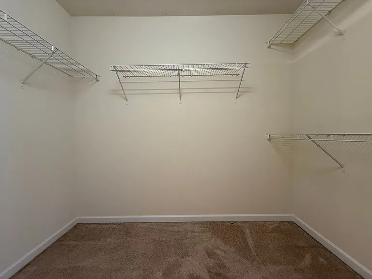 5994 Fox Point Cir — Photo 13