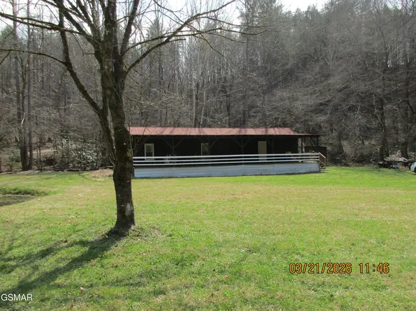 4902 Bogard Rd, Cosby, TN 37722