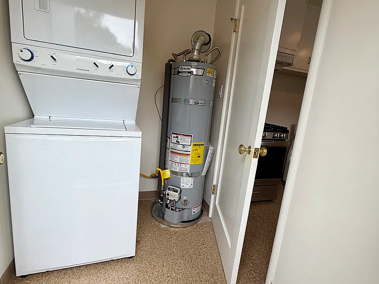 1311 Hopkins St #B — Photo 17