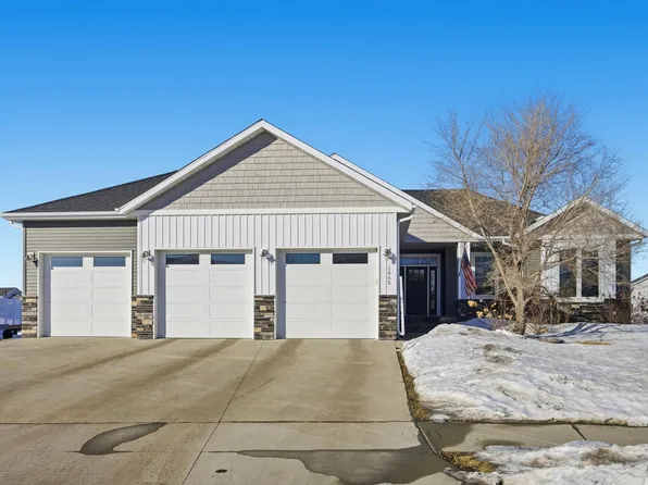 1465 Shawnas Pl S, Fargo, ND 58104