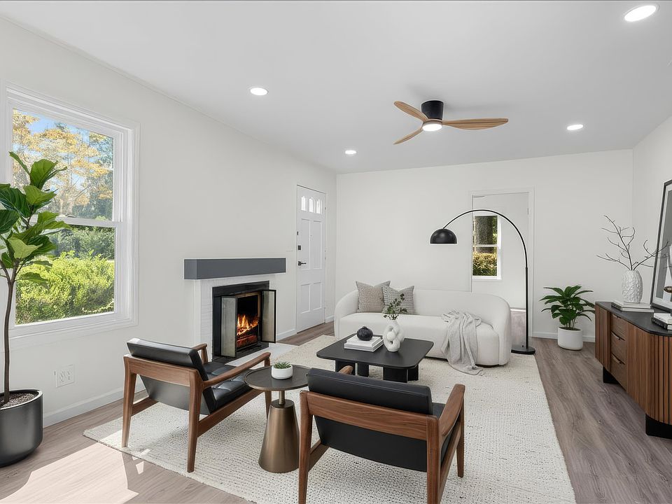 1st image of 400 Talaflo St