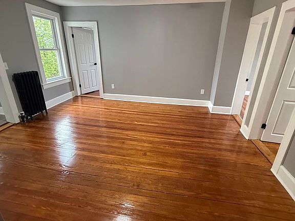 4th image of 266 Linden St #2R