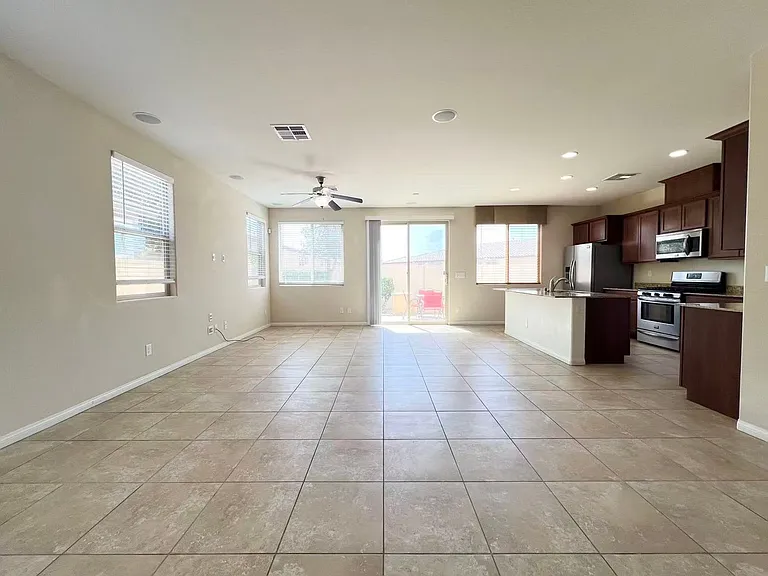 5729 Tideview St — Photo 13