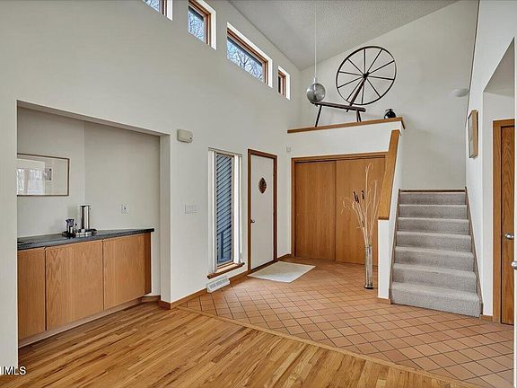 2nd image of 212 Mannix Road