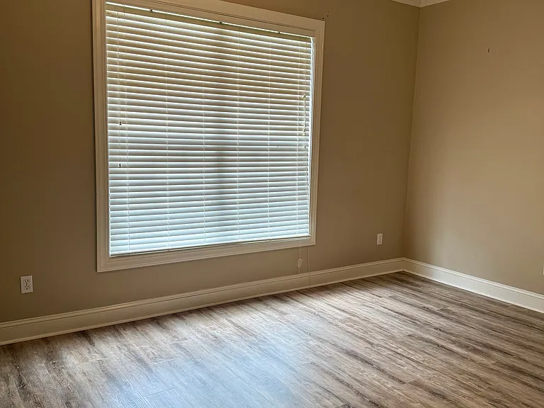 364 Springhill Dr — Photo 15