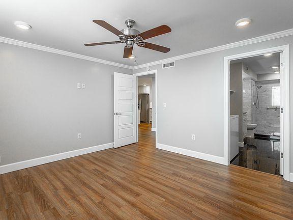 5th image of 1131 Stringers Ridge Rd APT 14E