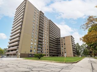180 Markham Rd #1704, Toronto, ON M1M2Z9