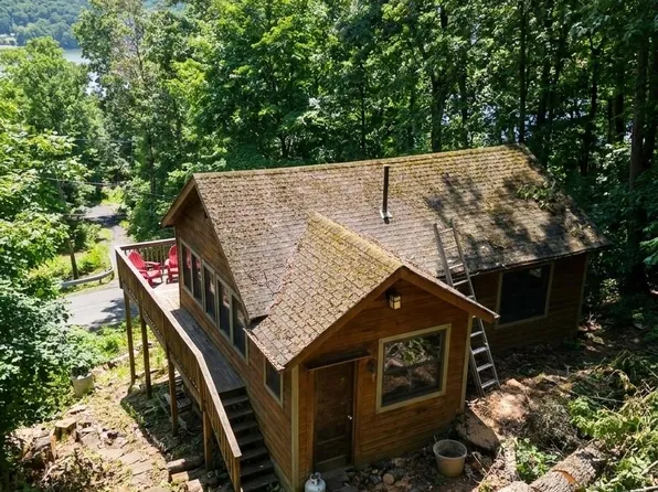 211 Brook Trail, Greenwood Lake, NY 10925