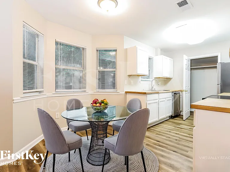 35 Peachtree Way — Photo 6