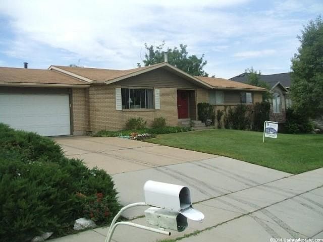 2nd image of 223 W Chase Ln