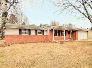 1102 Marvelle Ln, Green Bay, WI 54304
