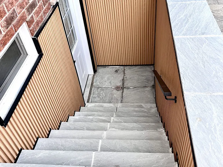 15 Leyburn Ave #BASEMENT — Photo 3