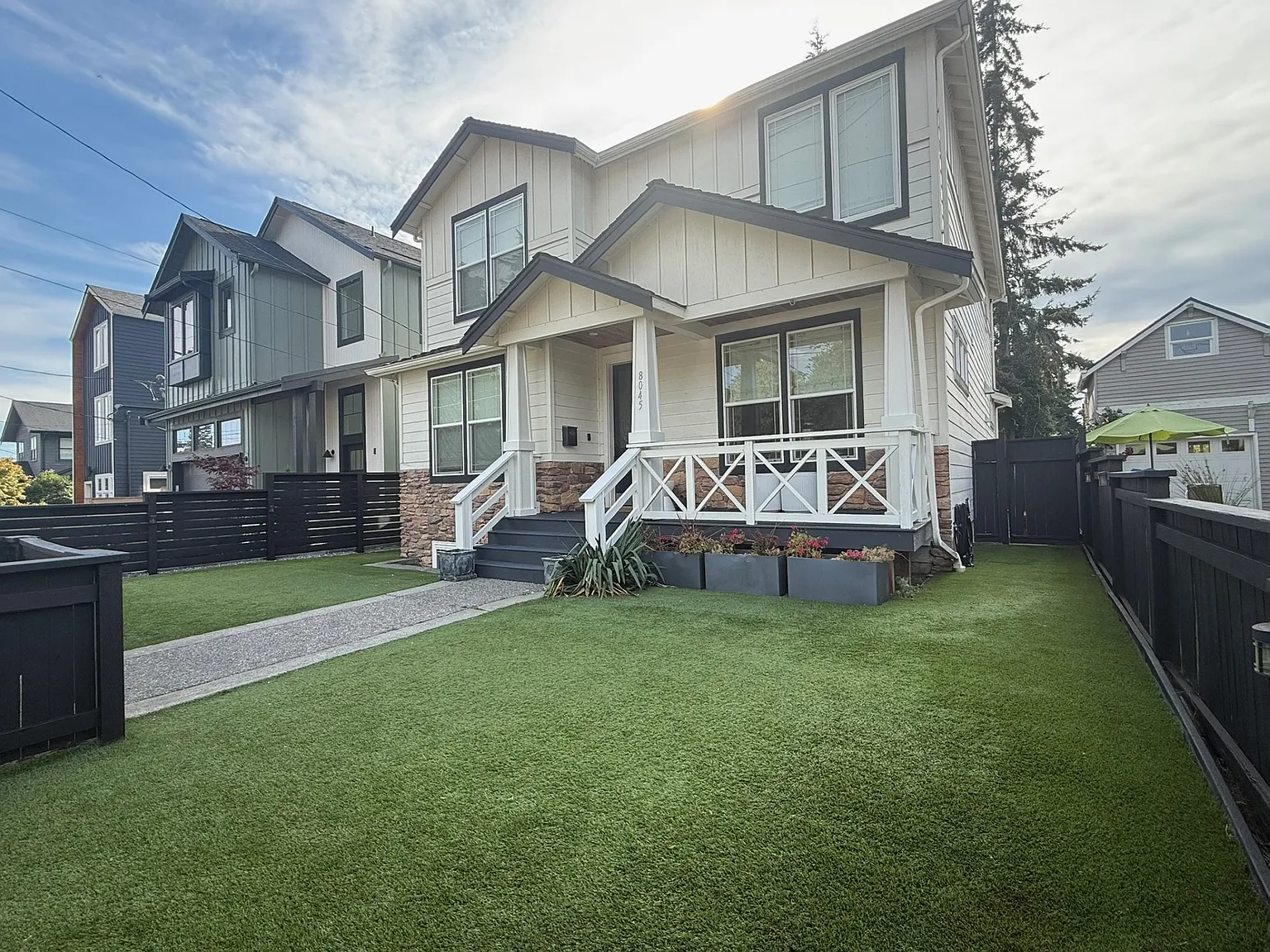4 bed, 3.5 bath, 3560 sqft, $7,795 — Photo 1