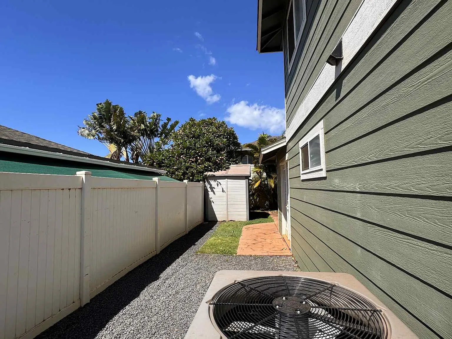 4 bed, 2.5 bath, 1632 sqft, $4,800 — Photo 3