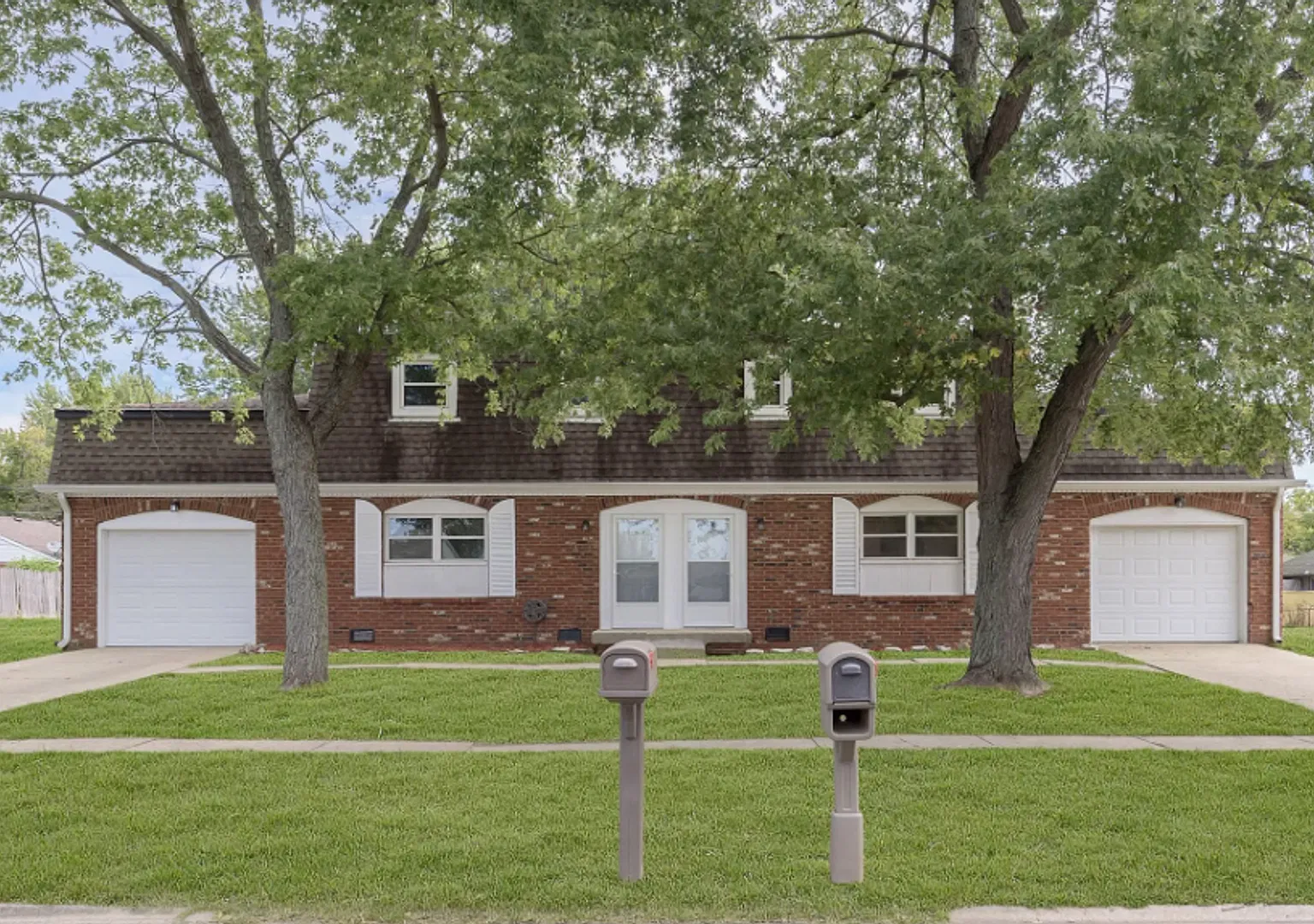 7737 - 7739 Southfield Drive — Photo 1
