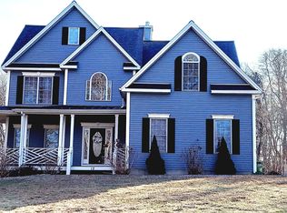 12 Comstock Trl, East Hampton, CT 06424