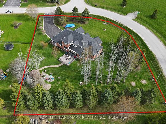 2nd image of 49 Red Oak Cres