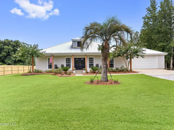 6367 Crump Rd, Kiln, MS 39556