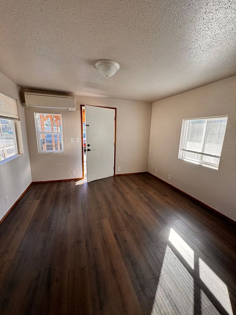 West Roseburg 2 Bedroom home — Photo 4
