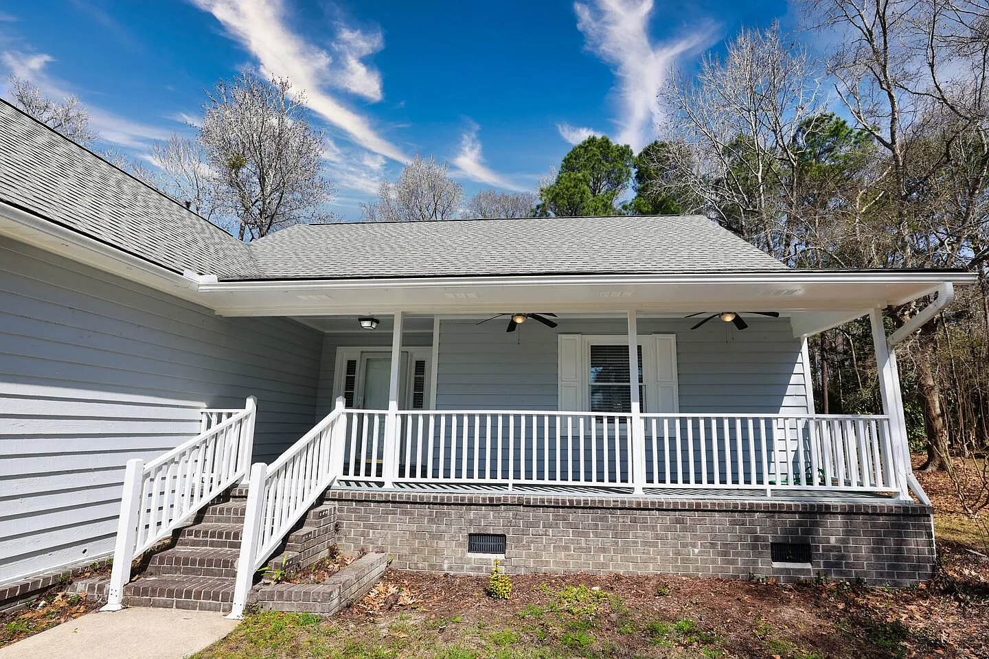 4 bed, 2.5 bath, 2400 sqft, $3,500 — Photo 2