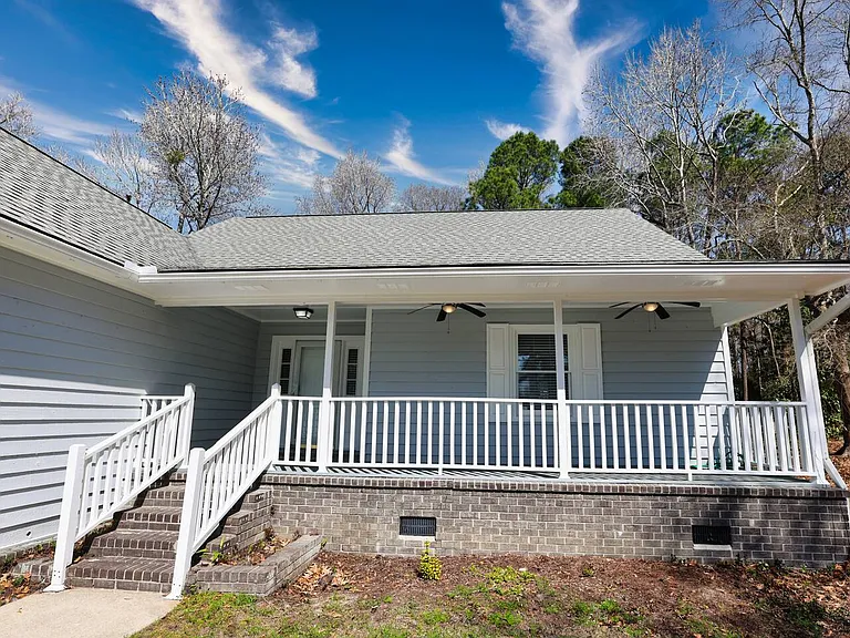 5456 Roxbury Dr — Photo 2