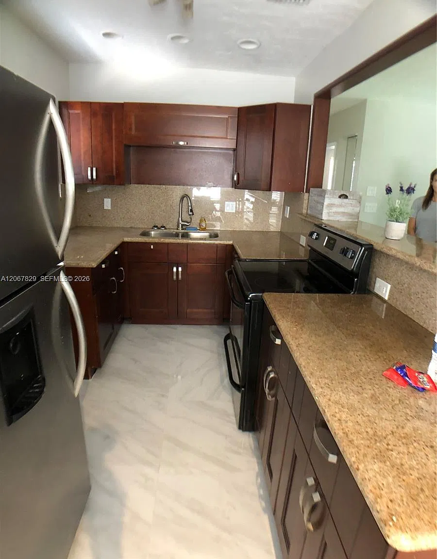Harris Estates — Photo 3