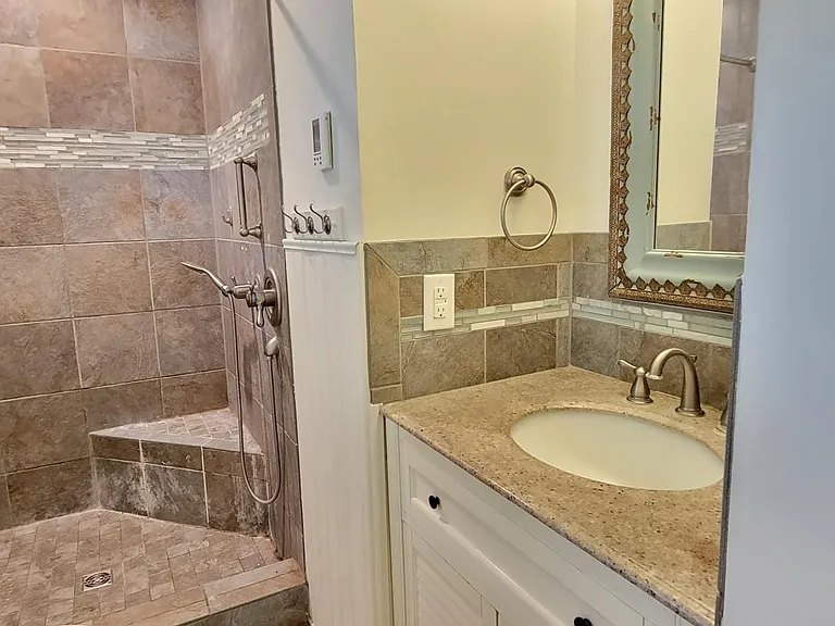 14411 W Maple St — Photo 33