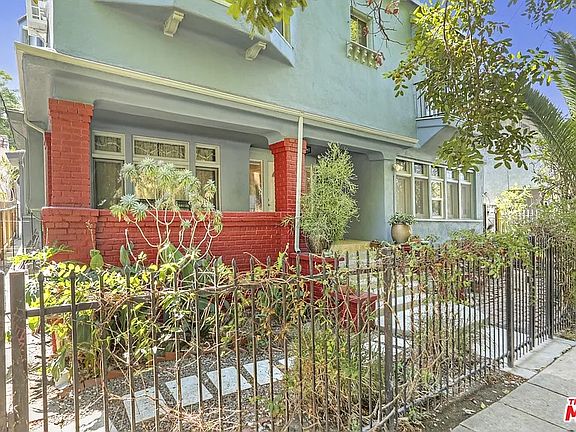 3rd image of 230 N Bonnie Brae St #1/2