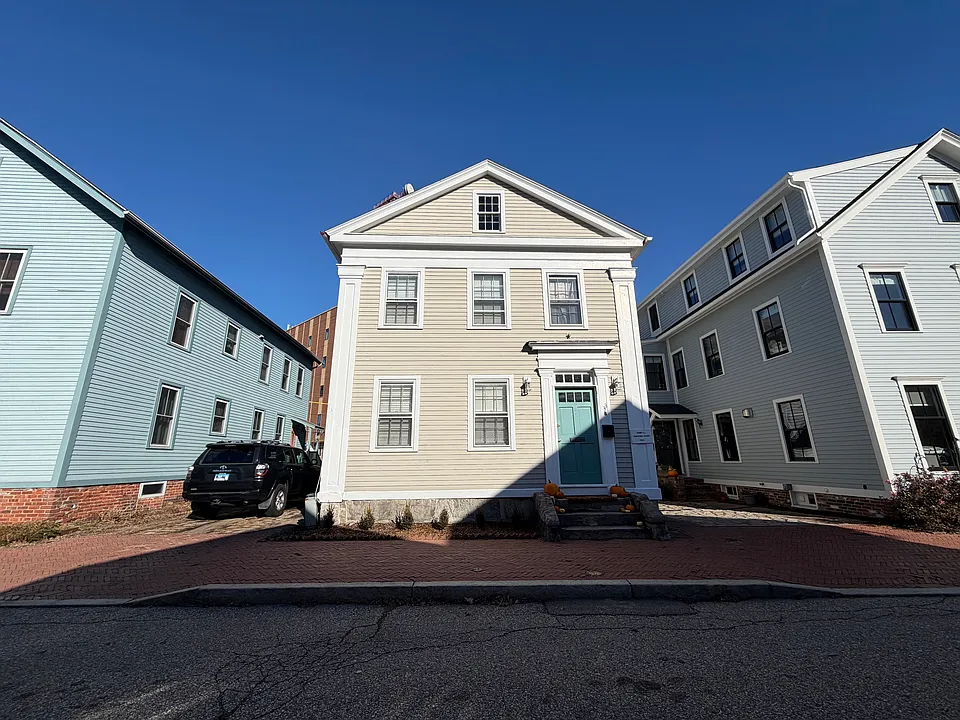 33 Starr St