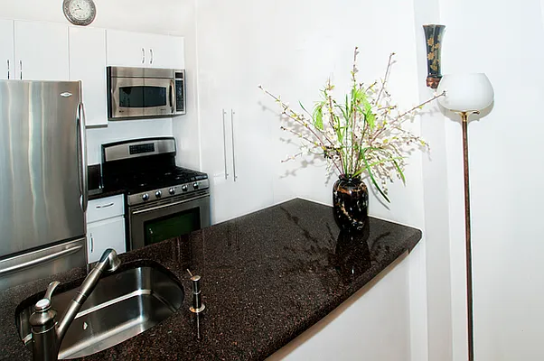 Rented by Sumitomo Real Estate Sales | media 24