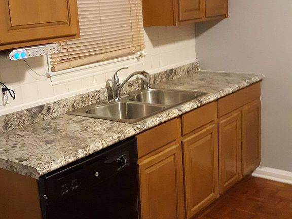 4th image of 223 Bond Ave