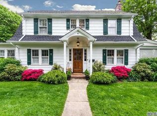 1 Litchfield Rd, Port Washington, NY 11050