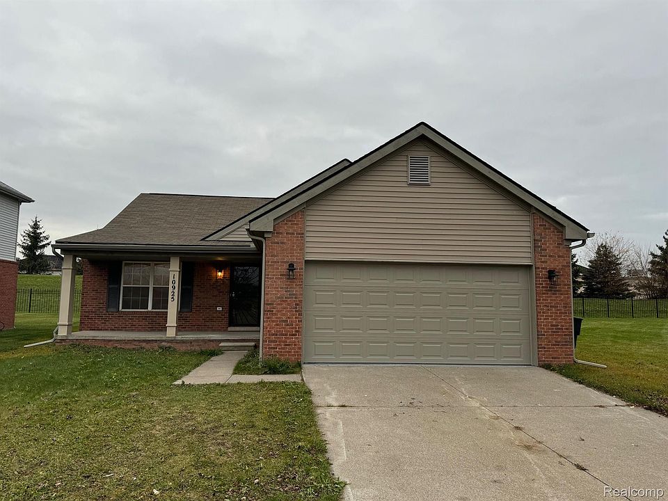 1st image of 10925 Edlie Cir #3
