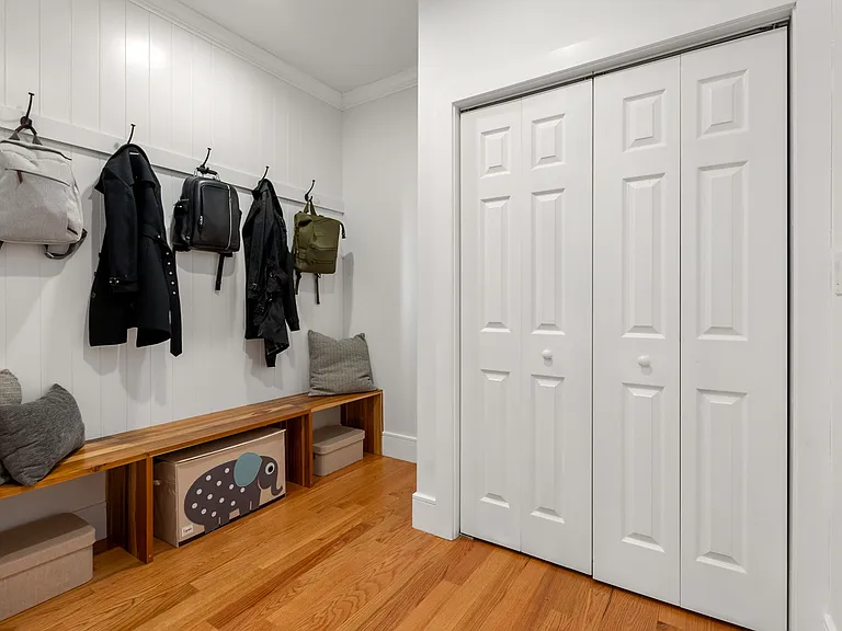 148 Lexington St — Photo 24