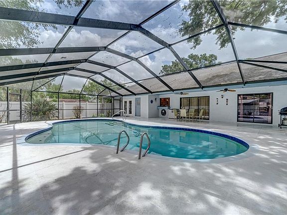 3rd image of 14706 Dartmoor Ln