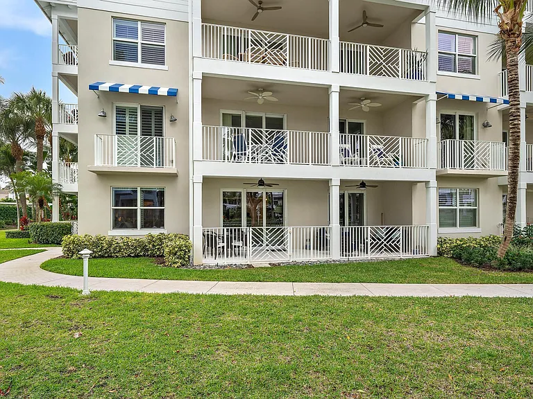 814 Bay Colony Dr S — Photo 19