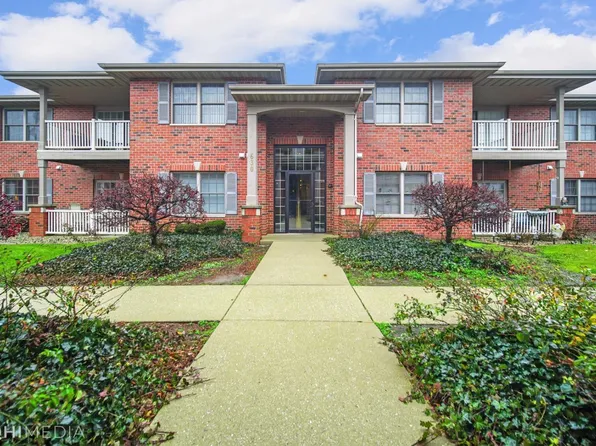 630 Cambridge Ct Unit 2-B, Munster, IN 46321