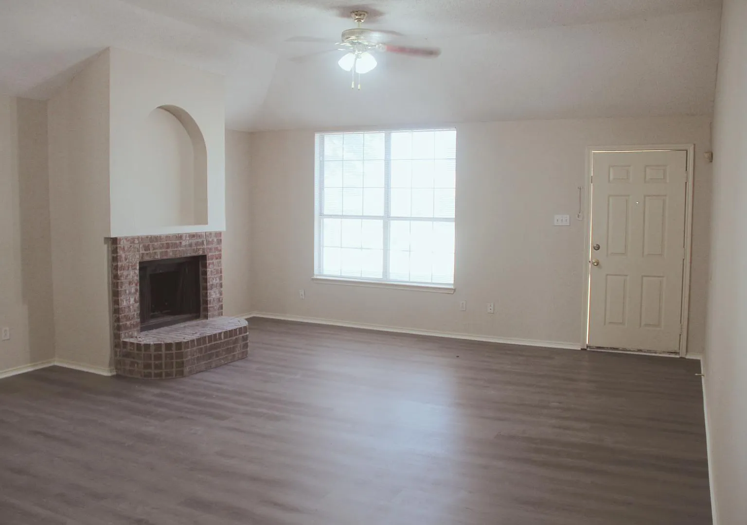 8140 Heritage Place Dr — Photo 3