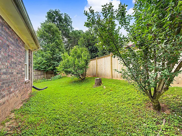 816 Carlisle Ct N — Photo 37