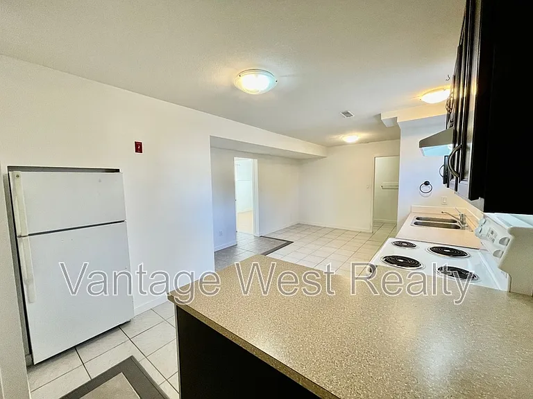 630 Belgo Rd #B — Photo 5