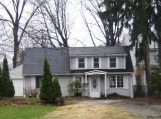 34048 Beach Park Ave, Eastlake, OH 44095