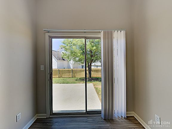4th image of 9607 Aventide Ln