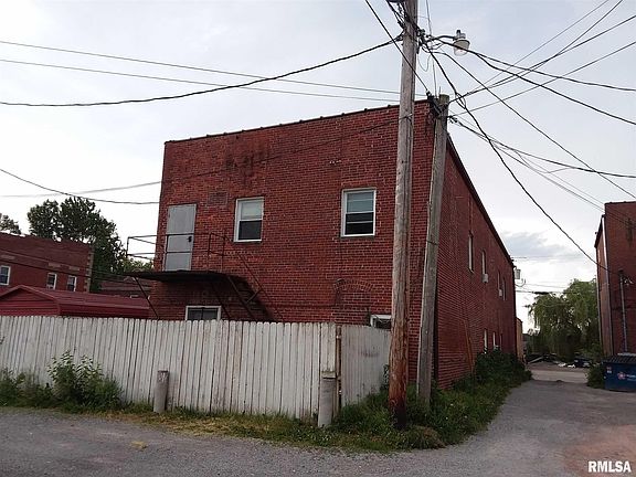 3rd image of 110 E Illinois Ave