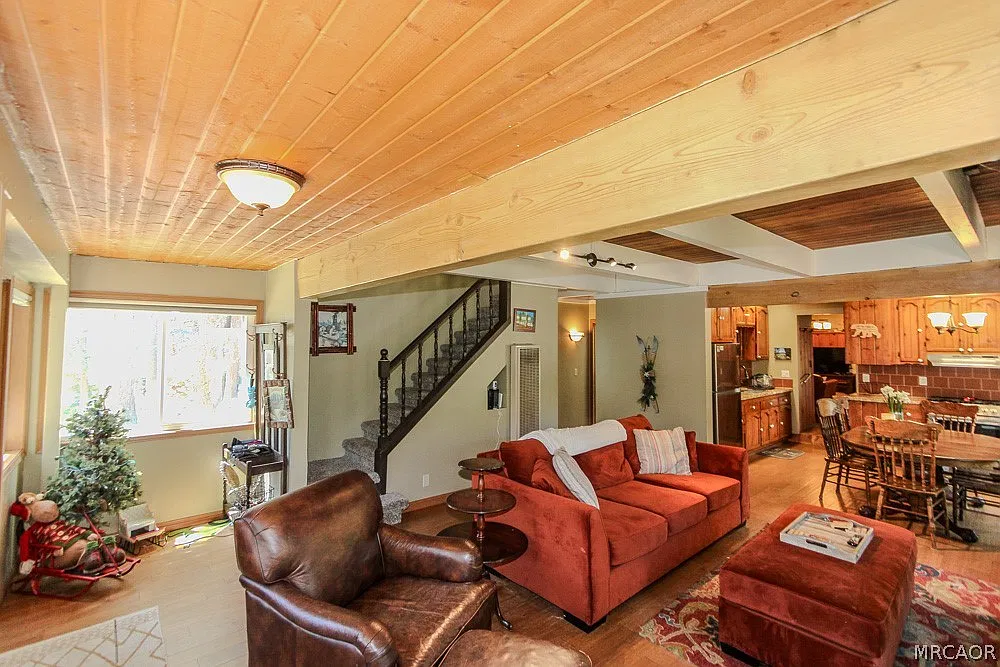 3 bed, 1.5 bath, 1408 sqft, $2,400 — Photo 4