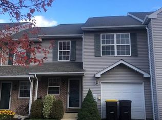 4988 Windy Meadow Ct, Pipersville, PA 18947