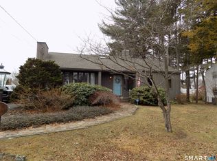 9 1/2 E Tomstead Rd, Simsbury, CT 06070