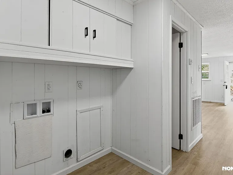 717 Howard St — Photo 17