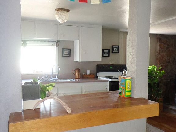 3rd image of 513 Bernal St