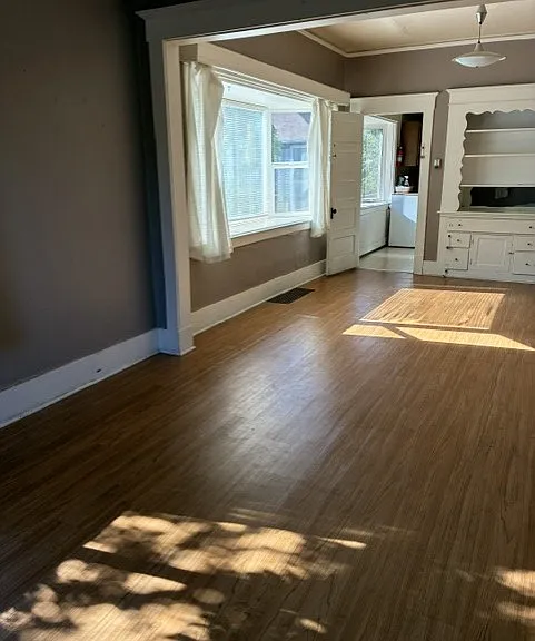 106 Newton St — Photo 8