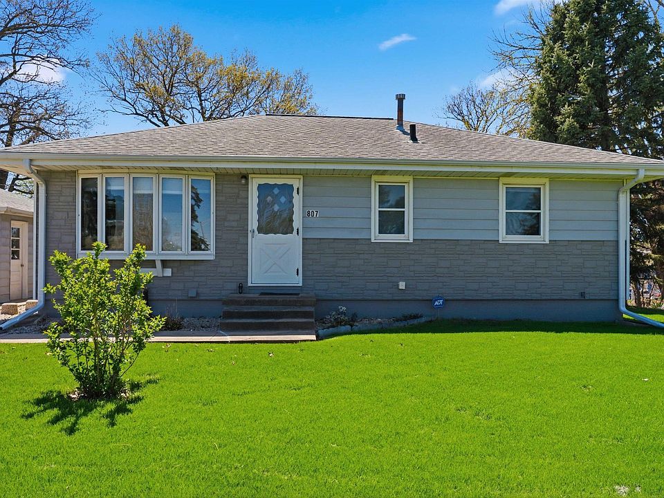 1st image of 807 Maynard Ave